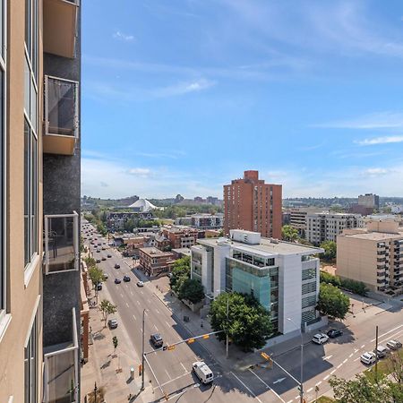 Heart Of Downtown Calgary Spacious Luxury Condo With Stunning Views And Premium Amenities Екстер'єр фото