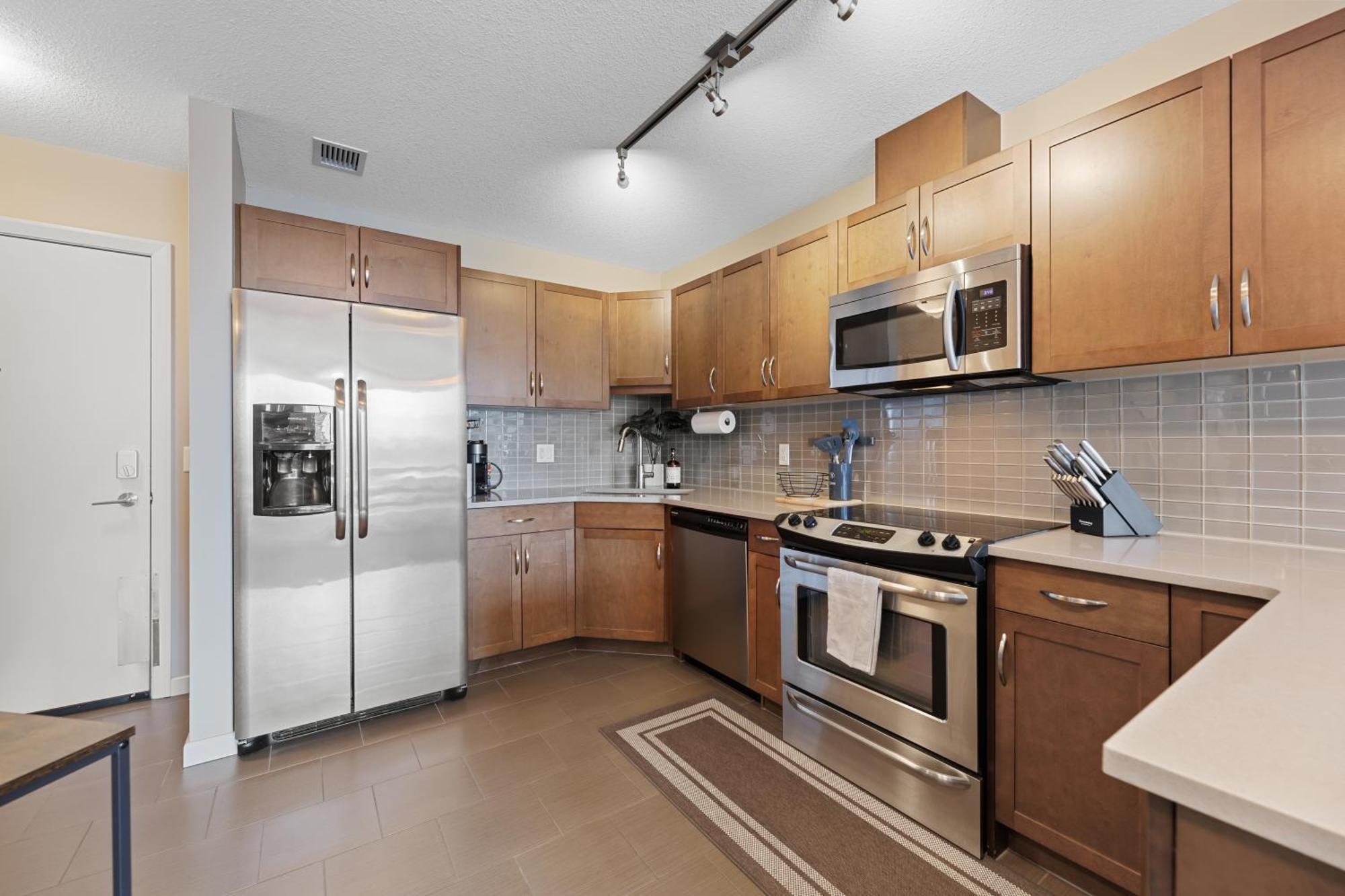 Heart Of Downtown Calgary Spacious Luxury Condo With Stunning Views And Premium Amenities Екстер'єр фото
