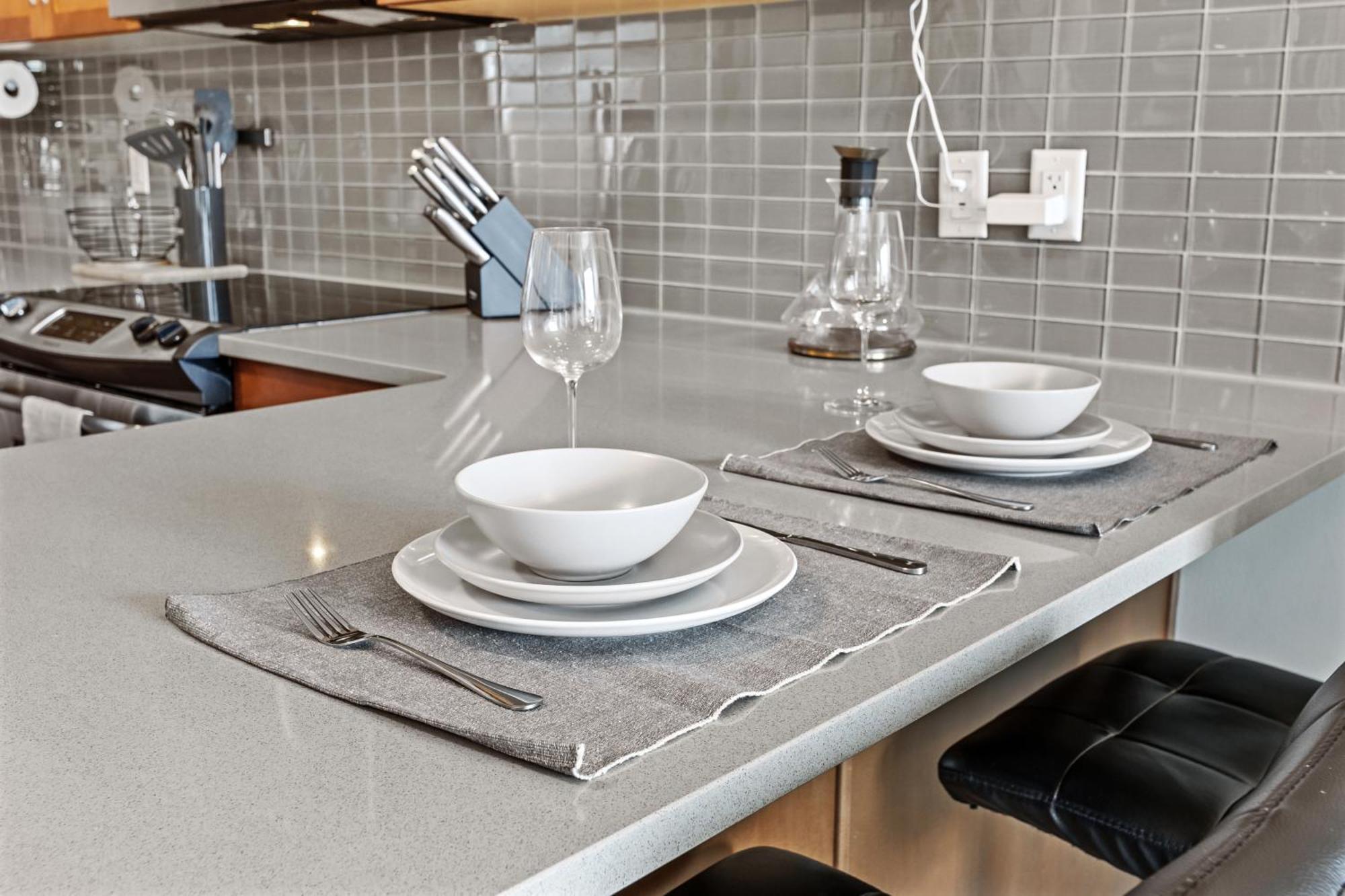 Heart Of Downtown Calgary Spacious Luxury Condo With Stunning Views And Premium Amenities Екстер'єр фото